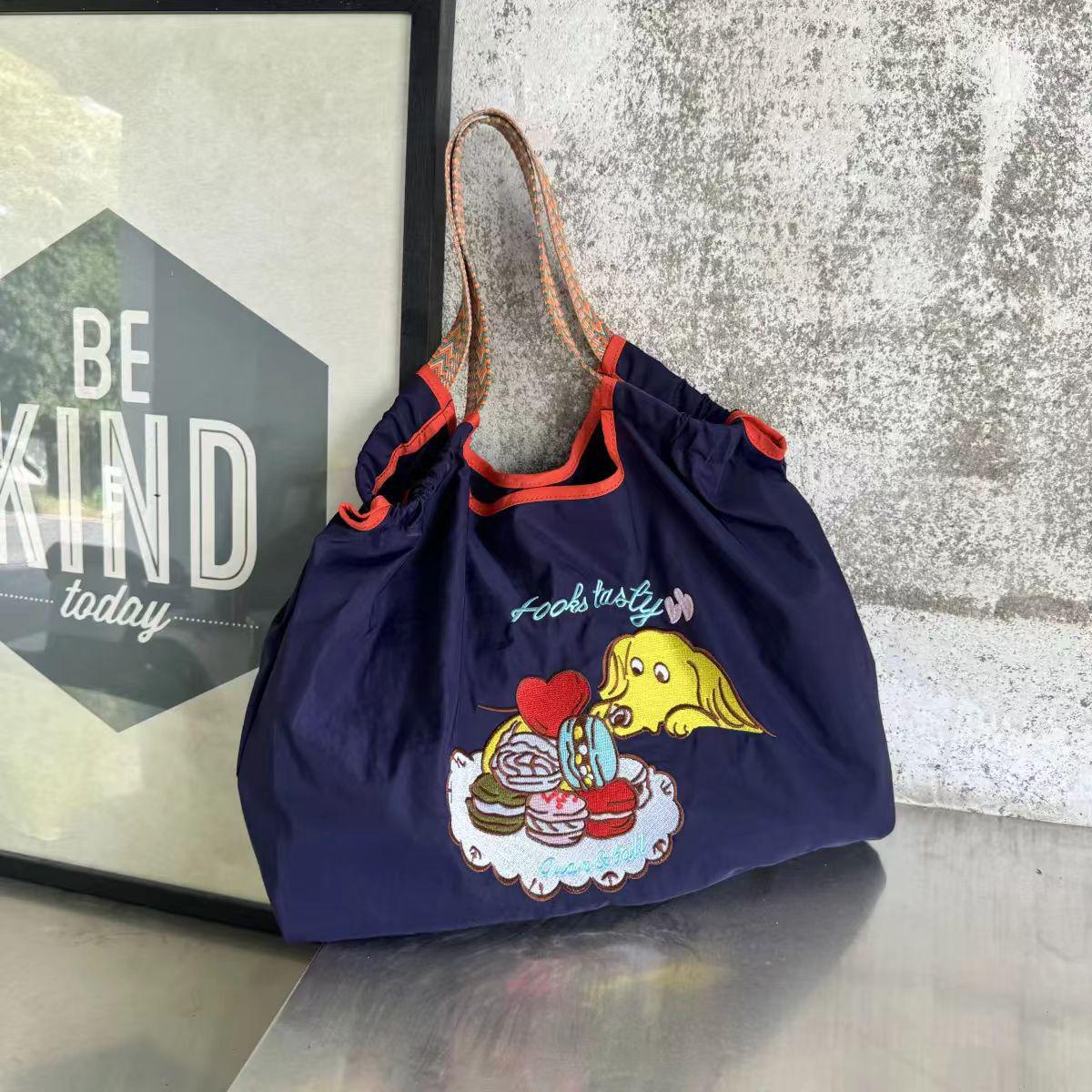 Gao Yuanyuan Eco-Friendly Large Capacity Embroidered Nylon Canvas Shoulder Bag Large [54*42*8.5cm]