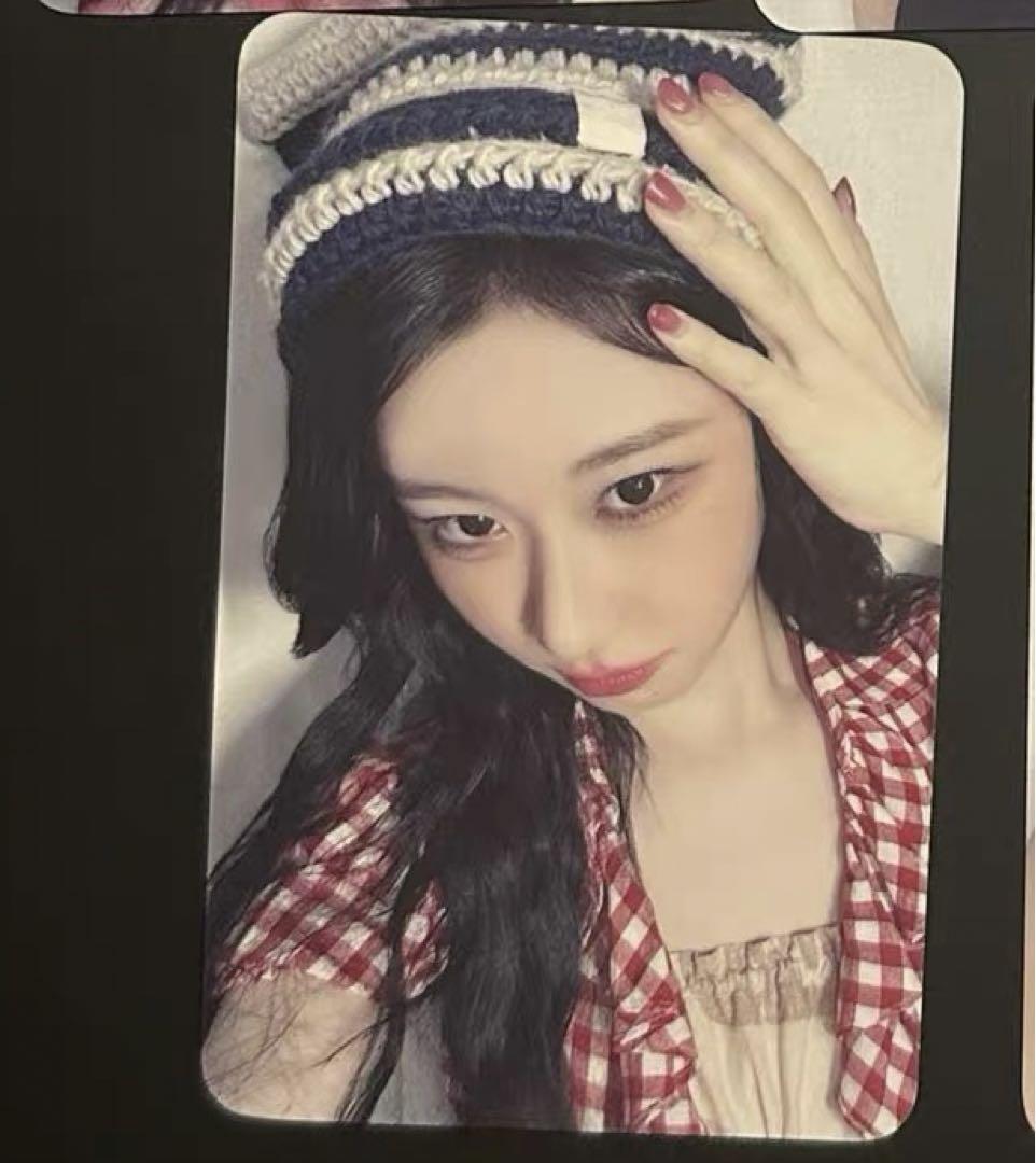 

[USED] ITZY Chaeryeong GWBG Shanghai Makestar Autograph Session Bonus Trading Card