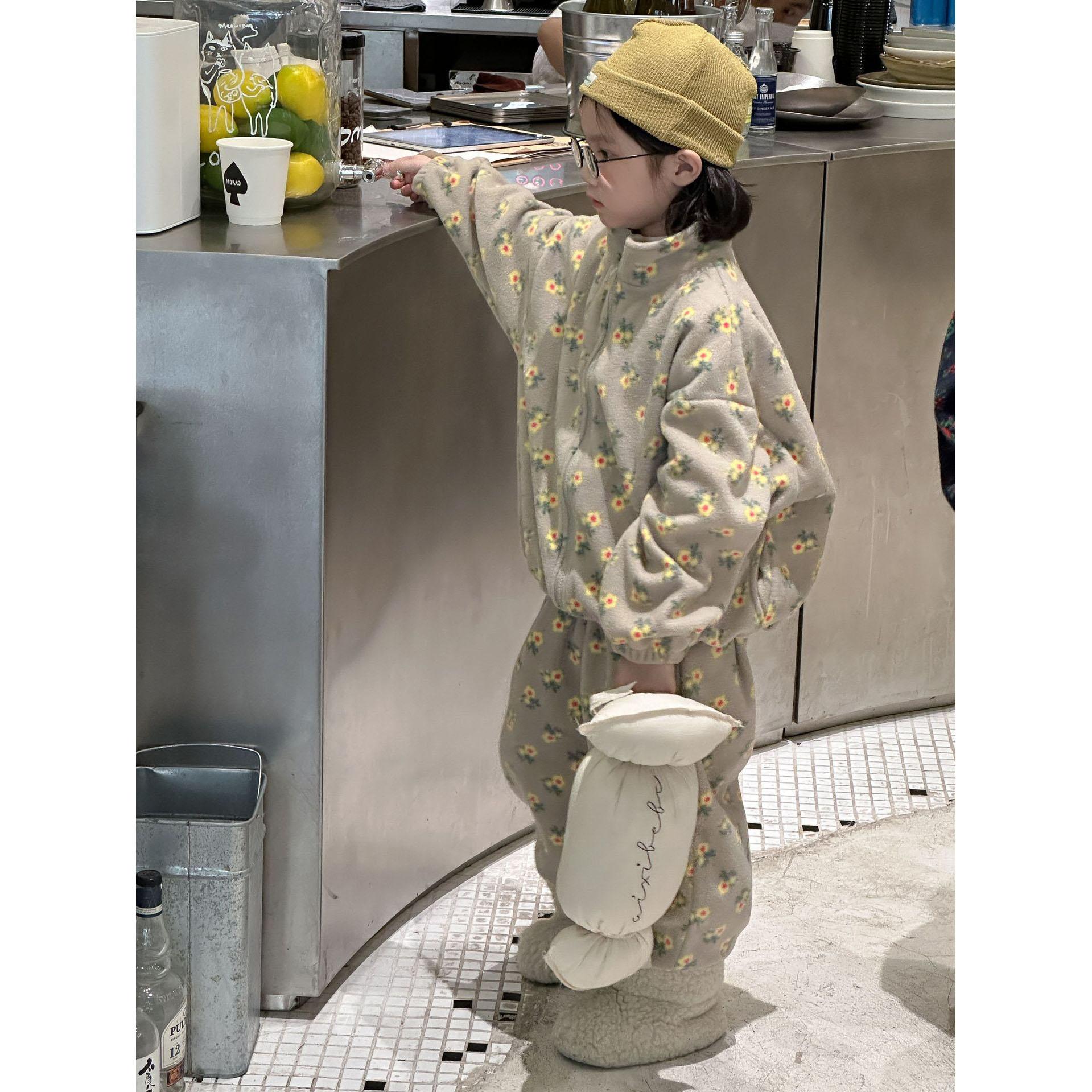 

Зимний детский корейский выпуск, утепленный комплект с принтом на молнии 140 серый