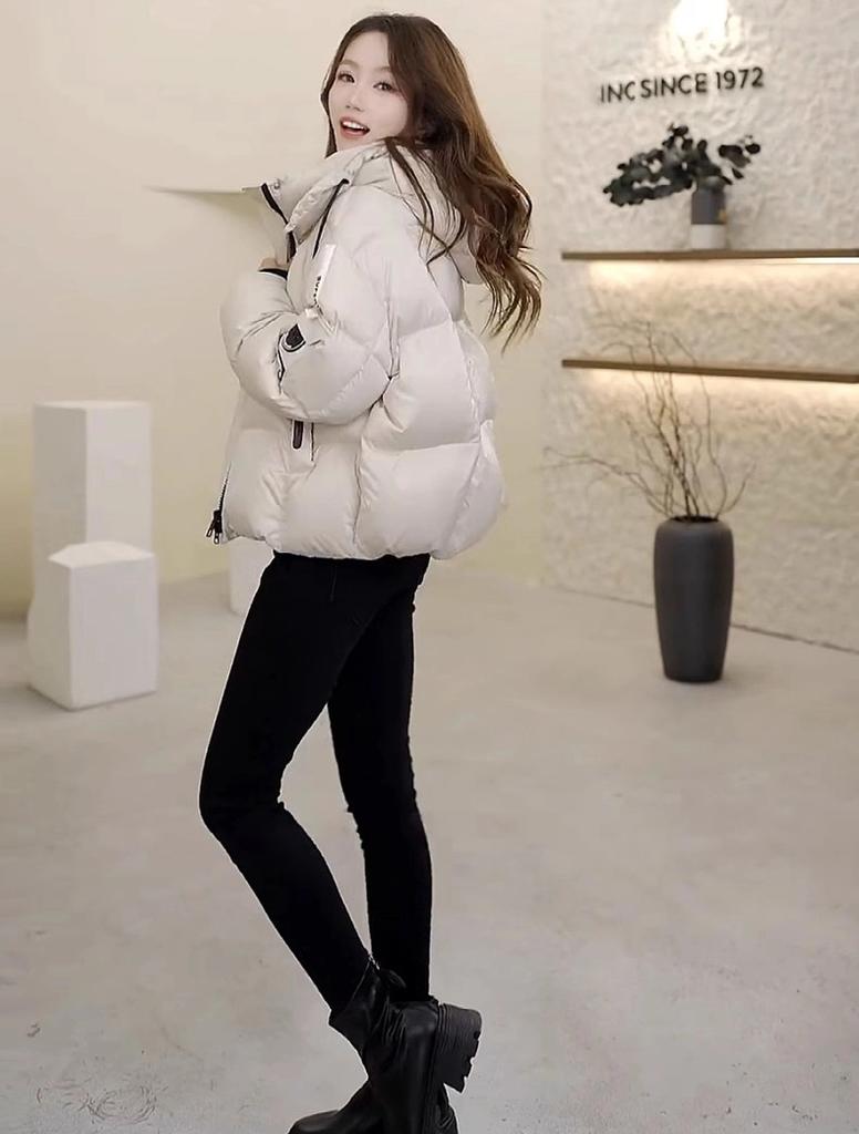 Women’s Short Hooded Thicken Warm Winter Jacket
