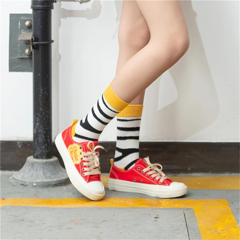 Bunte Streifen Kunst Socken für Herren Wintermode Regenbogenstreifen Zebra Muster Business Crew Unisex Dropship