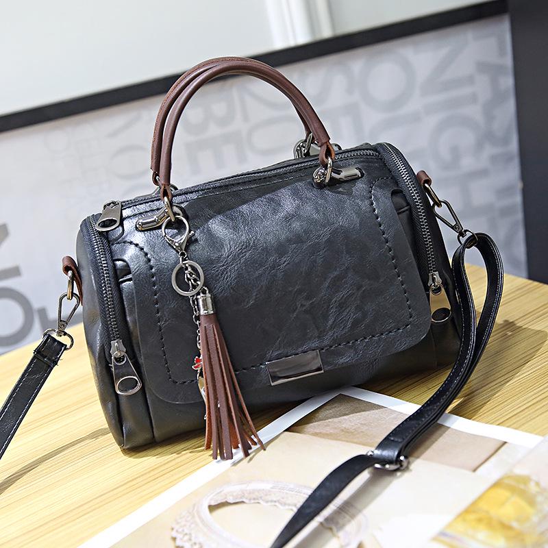 

Trendy 2021 Large Capacity Tassel Crossbody Shoulder Bag for Women, Versatile Korean Fashion чорний
