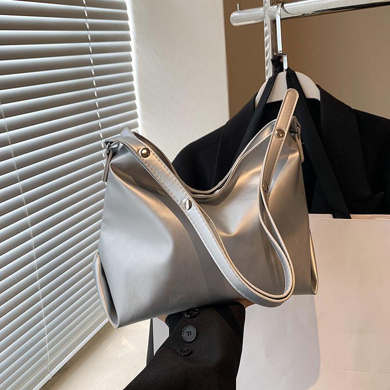 Stylish Large Capacity Tote Bag For Women In Trendy Korean Design Perfect For Daily Use