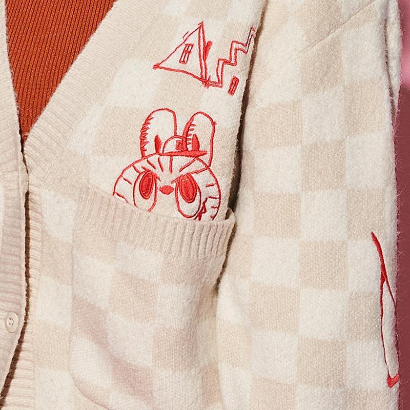 Vans X The Monsters Collaboration Labubu Letter Single-Breasted Casual Long Sleeve Knit Sweater Women Sweater Beige Checkered VN000JFEDHI