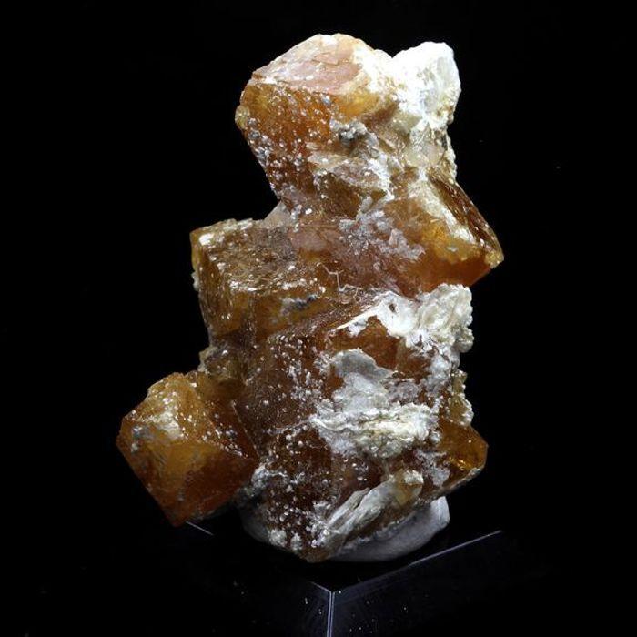 Pierres et Minéraux. Scheelite. 438.0 ct. Pingwu beryl mine, Mianyang, Sichuan, Chine.