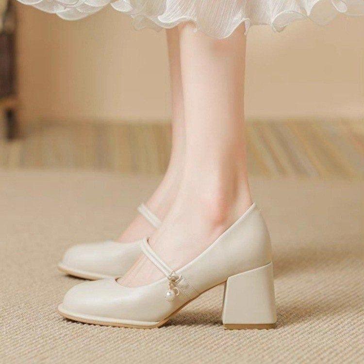 Französische neue Mary-Jane-Schuhe Herbst Freizeitkleidung dicke Absätze hohe Absätze sanftes Mode-Temperament Schuhe