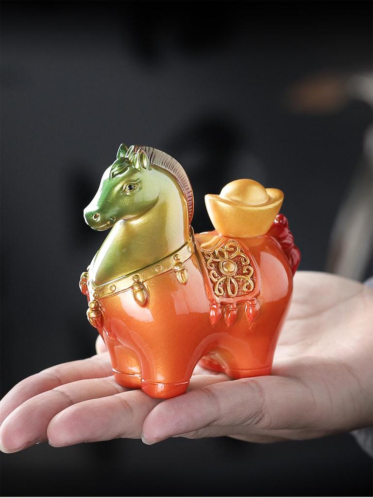 Color-Changing Horse Tea Pet: Resin Ornament for Creative Office and Tea Table Decor