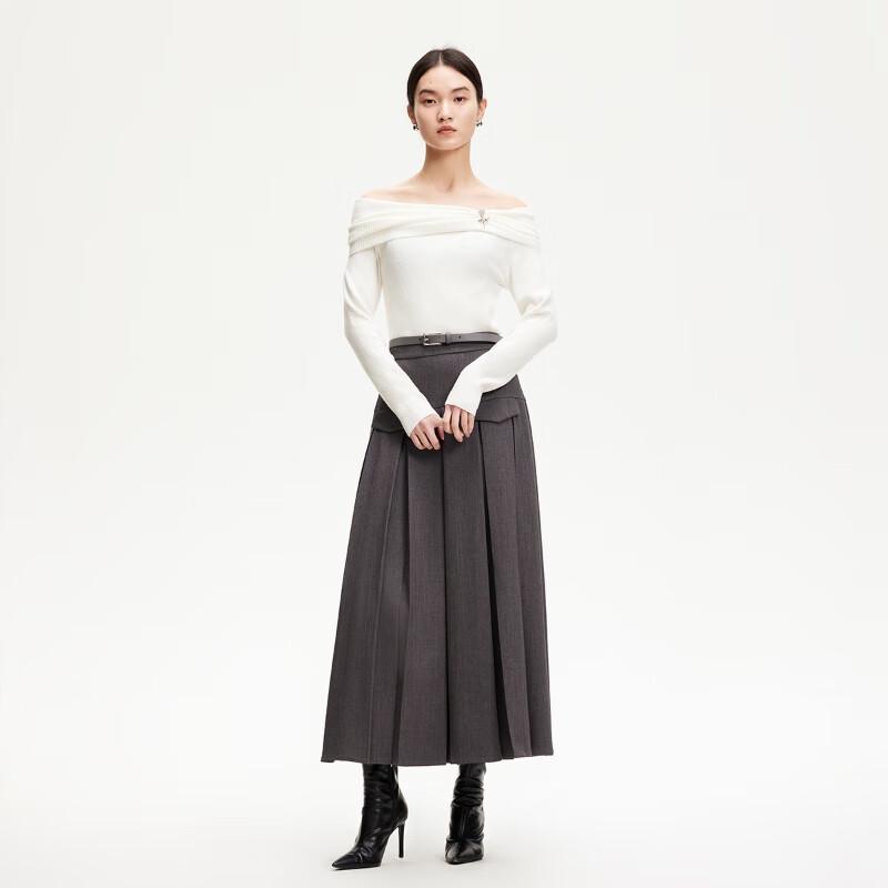 VEROMODA Women's 2025 Spring Detachable Brooch Turtleneck Knit Sweater