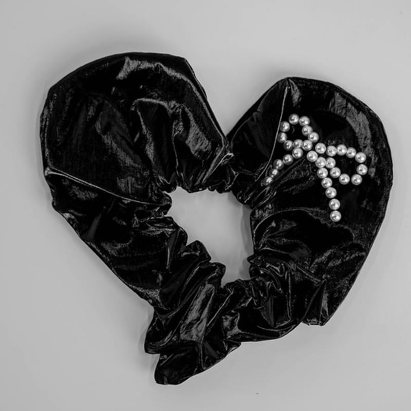 

URBANIA Ribbon Pearl Heart Hair Scrunchie DDA0055 black