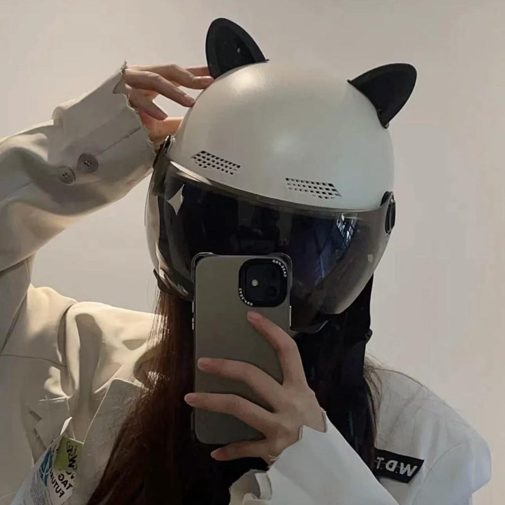 Battery Electric Car Helmet for Women In Summer Sun Protection and Breathable Cute Harley Half Helmet Four Seasons Universal Safety Helmet
