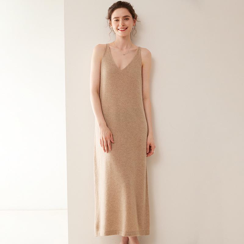 Elegant Korean-Style Knitted Cashmere Dress - Strappy, Slimming, and Luxurious Fashion Staple