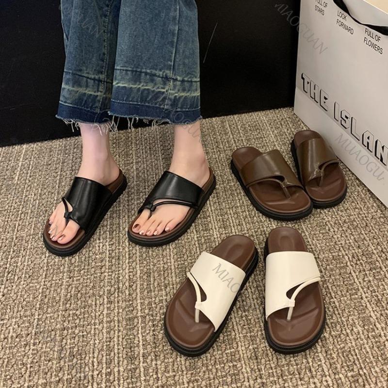 Fashion 2025 Summer New Casual Flat Bottom Slippers Women's Shoes Clip Toe Fashion Low Heel Sandal Slippers Platform Black Flip Flops