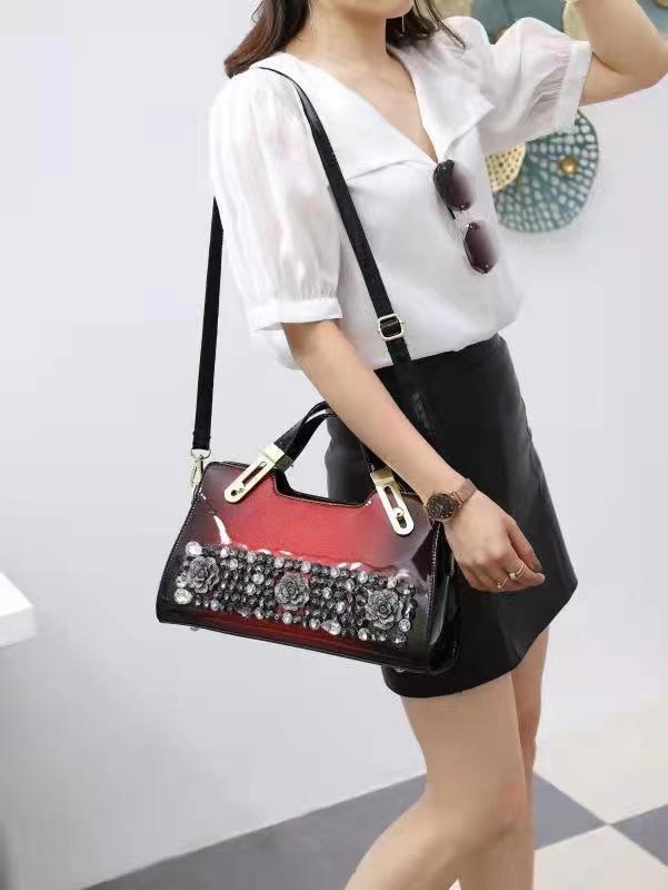 Bag Women S Large-Capacity Middle-Aged Women S Bag Mother Bag Patent Leather Handbag Messenger Bag красный