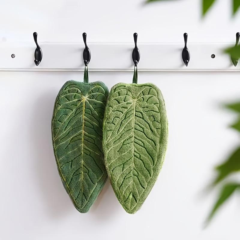 

2pcs Creative Leaf Shaped Hand Towel Soft Coral Fleece Absorbent Hanging Towel for Kitchen and Bathroom 2pcs pack