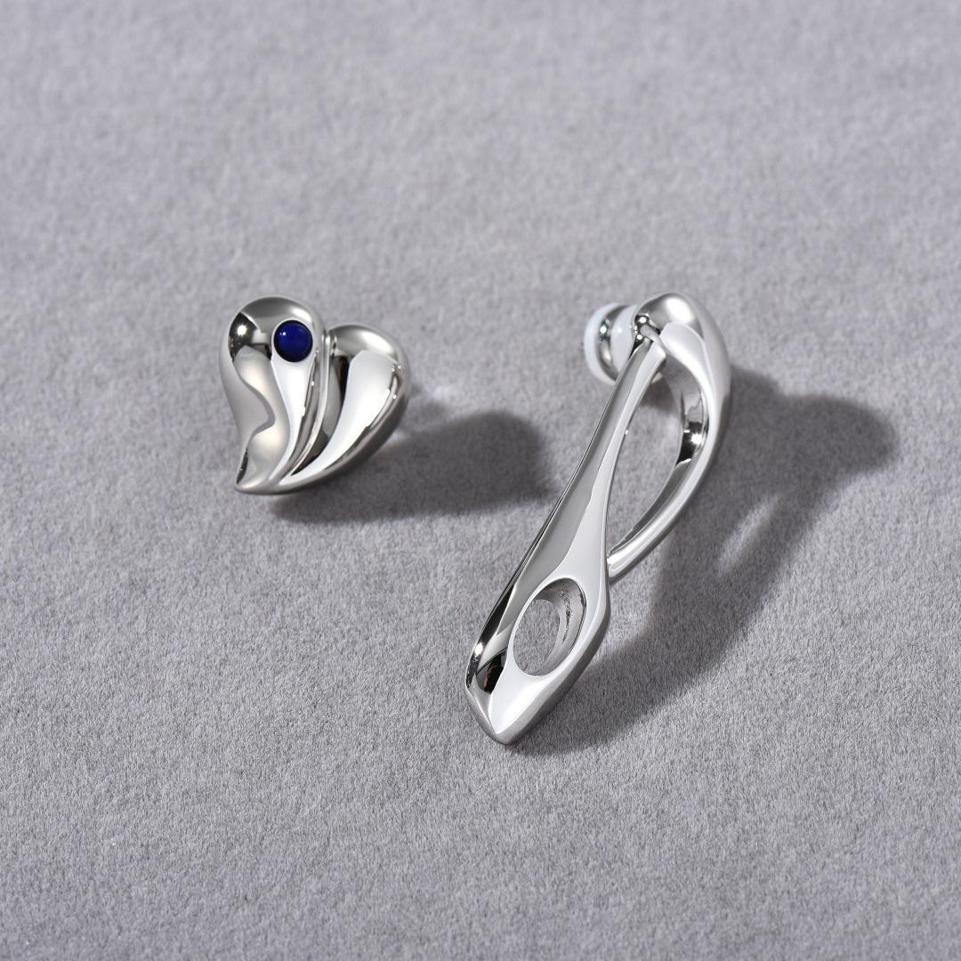 

Niche Personality Unique Yin And Yang Drooping Heart Asymmetrical S925 Silver Needle Earrings Fashion Commuter Earrings Women