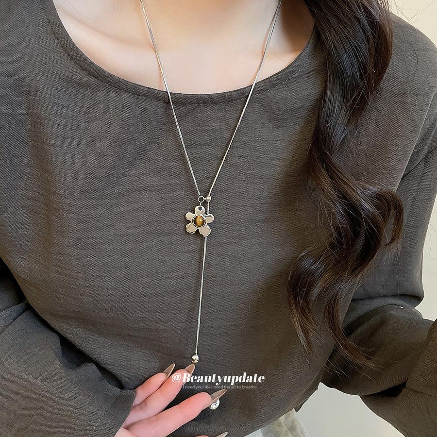 Stainless Steel Tiger's Eye Geometric Pendant Necklace Casual Commuter Versatile Sweater Chain Light Luxury Items
