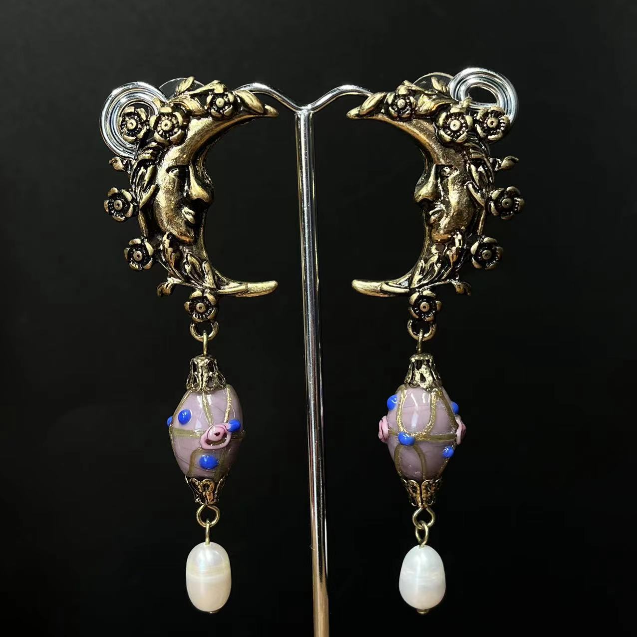 

Vintage Flower Moon Glass Pendant Earrings Palace Light Luxury Heavy Industry Antique Pearl