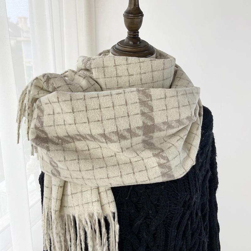 Scarf Women's Autumn and Winter New Thickened Imitation Cashmere Fringed Shawl Student  Warm Shawl