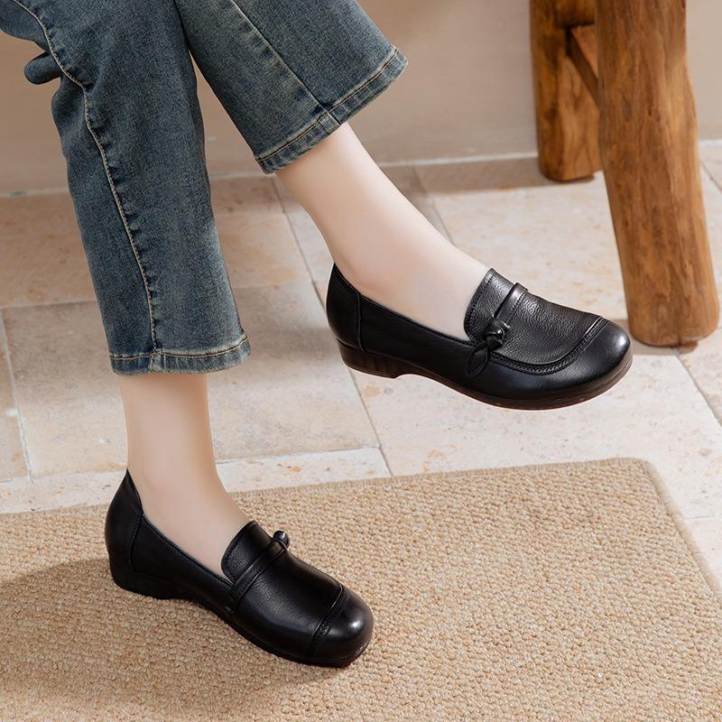 Middle-aged and Old Deep-mouth Retro Single Shoes Women's Autumn New Leather Flat-heeled Soft-soled One-pedal Round-head Mother Shoes