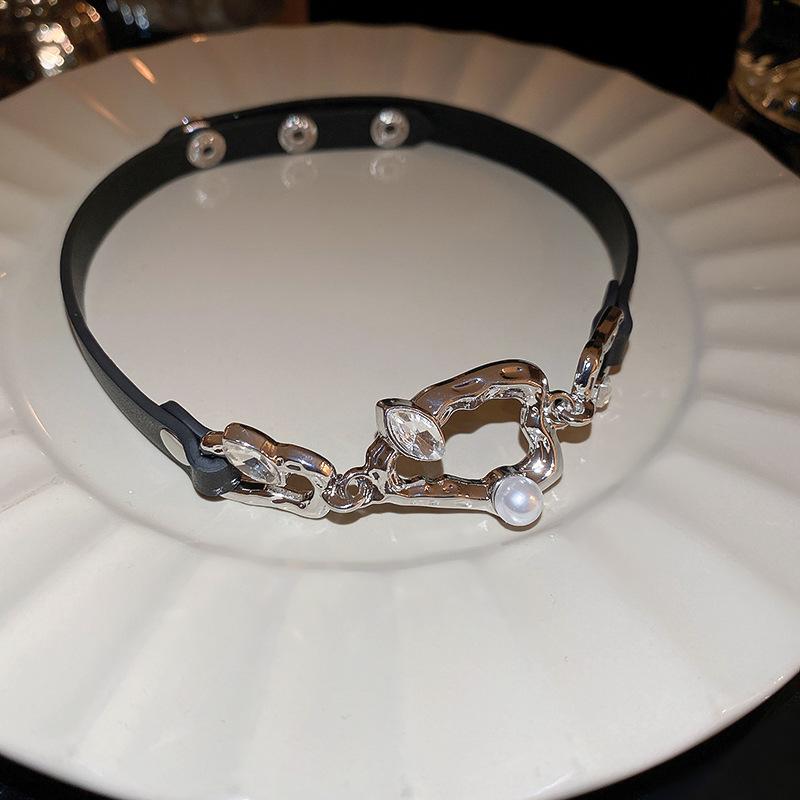 Персонализированный темный кожаный металлический нерегулярный чокер item
