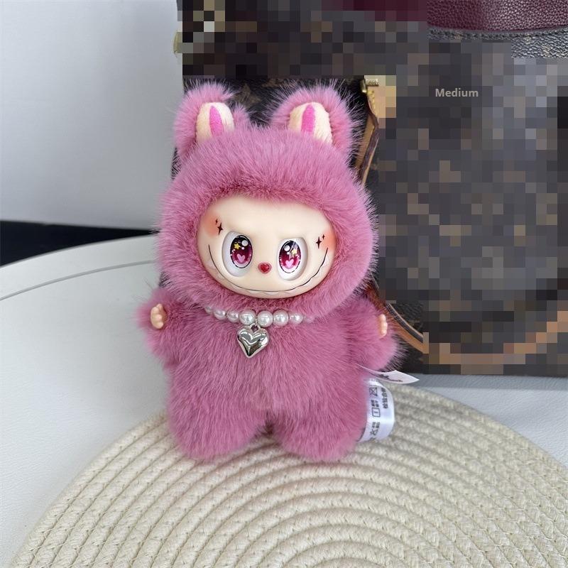 

Вінілова лялька Третє покоління Плюшева лялька Сумка Підвіска Лялька Брелок 18cm with pearl necklace