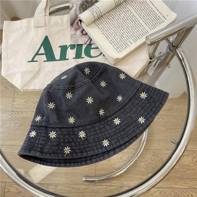 

Style Hat Versatile Exquisite Flower Embroi Womens Sunshade Hatscaps Fisherman чорний