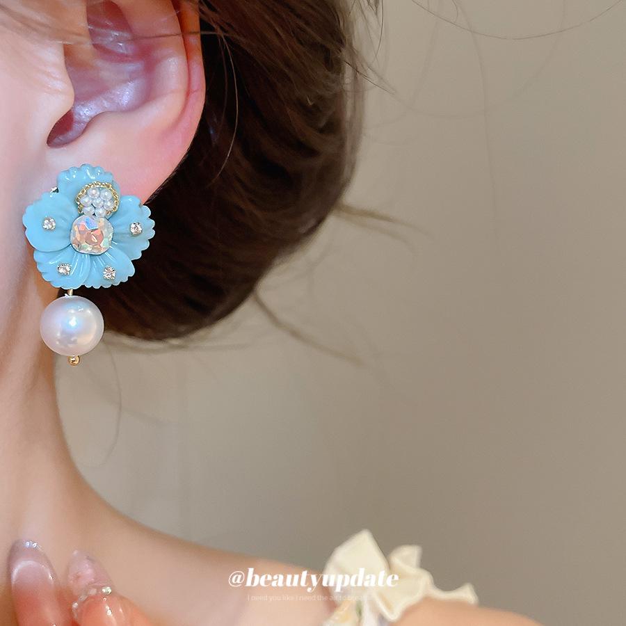 Silver Needle Rhinestone Flower Stud Earrings, High-End Personalized Fashion Accessories for Women