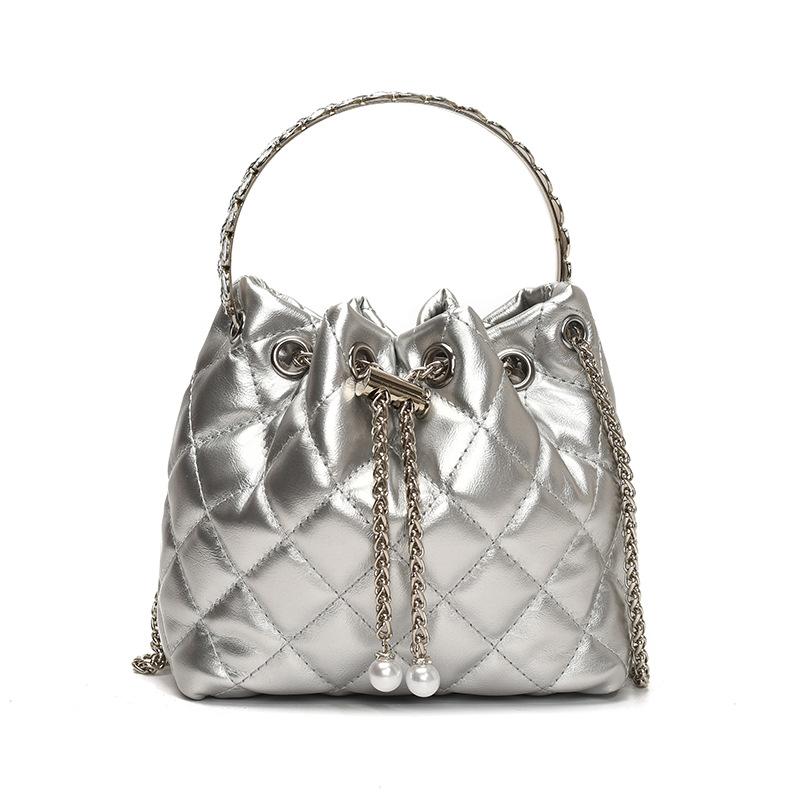 Beliebte Großhandelsnische Freizeit Rautenmuster tragbare plissierte Eimertasche Koreanische Mode vielseitige leichte Luxus Ketten Umhängetasche