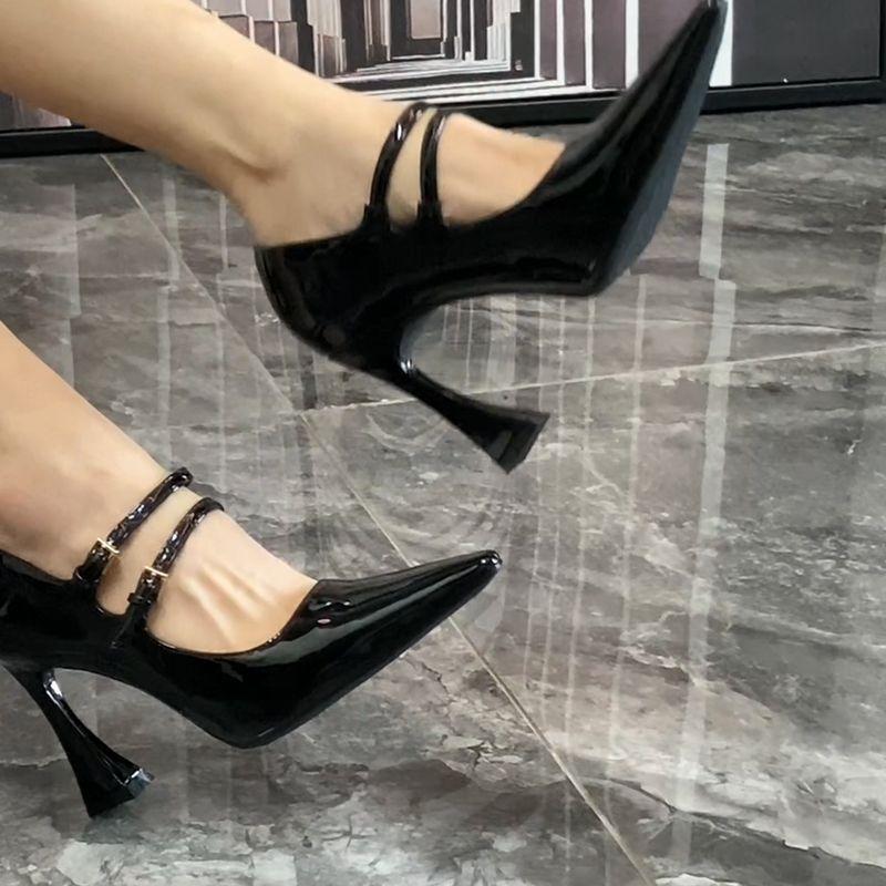 Black Fashion Versatile Horseshoe Heel Single Shoes Autumn 2025 New Thick Heel Pointed Two Word Belt Buckle High Heels