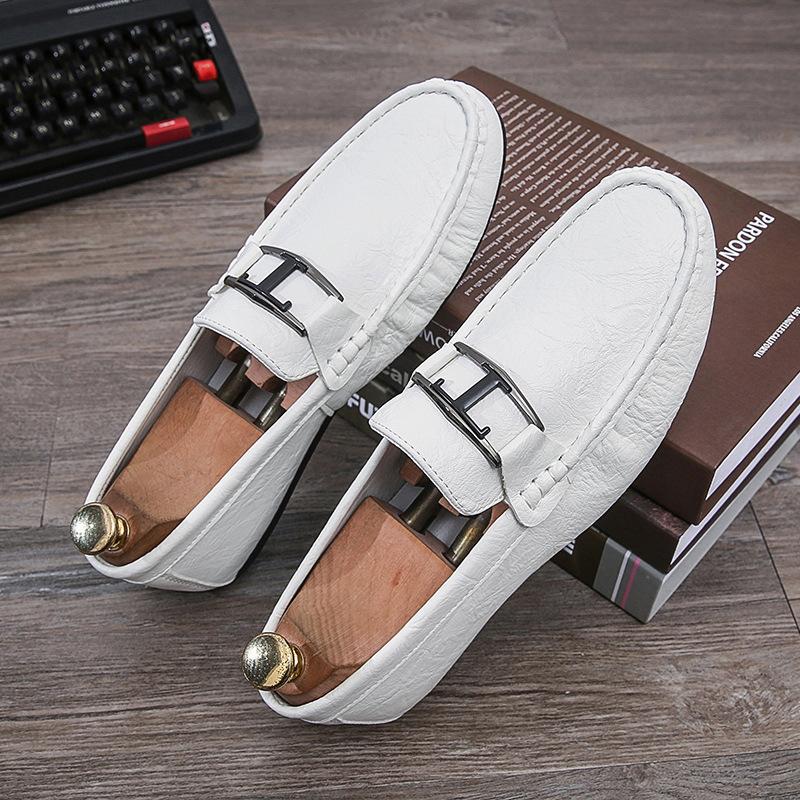 

White beanie shoes men s autumn breathable lazy shoes 2025 new driving men s shoes loafers men s casual leather shoes 44 белый
