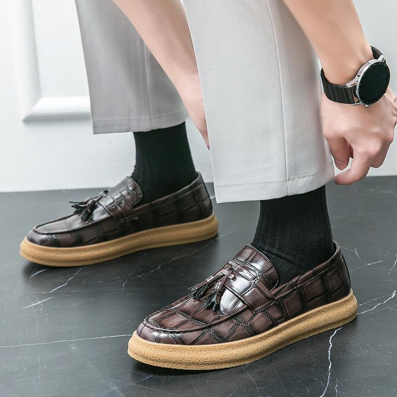 Mocasini de bărbați în stil britanic, pantofi casual slip-on, mocasini confortabili pentru mers, pantofi plați de afaceri eleganți noi pentru bărbați, încălțăminte pentru condus