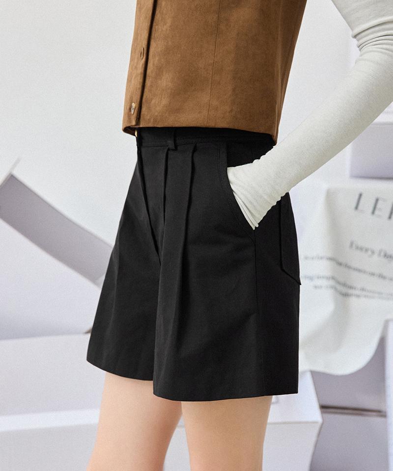 LEFTSEOUL Cotton Two-Tuck Shorts [Black]