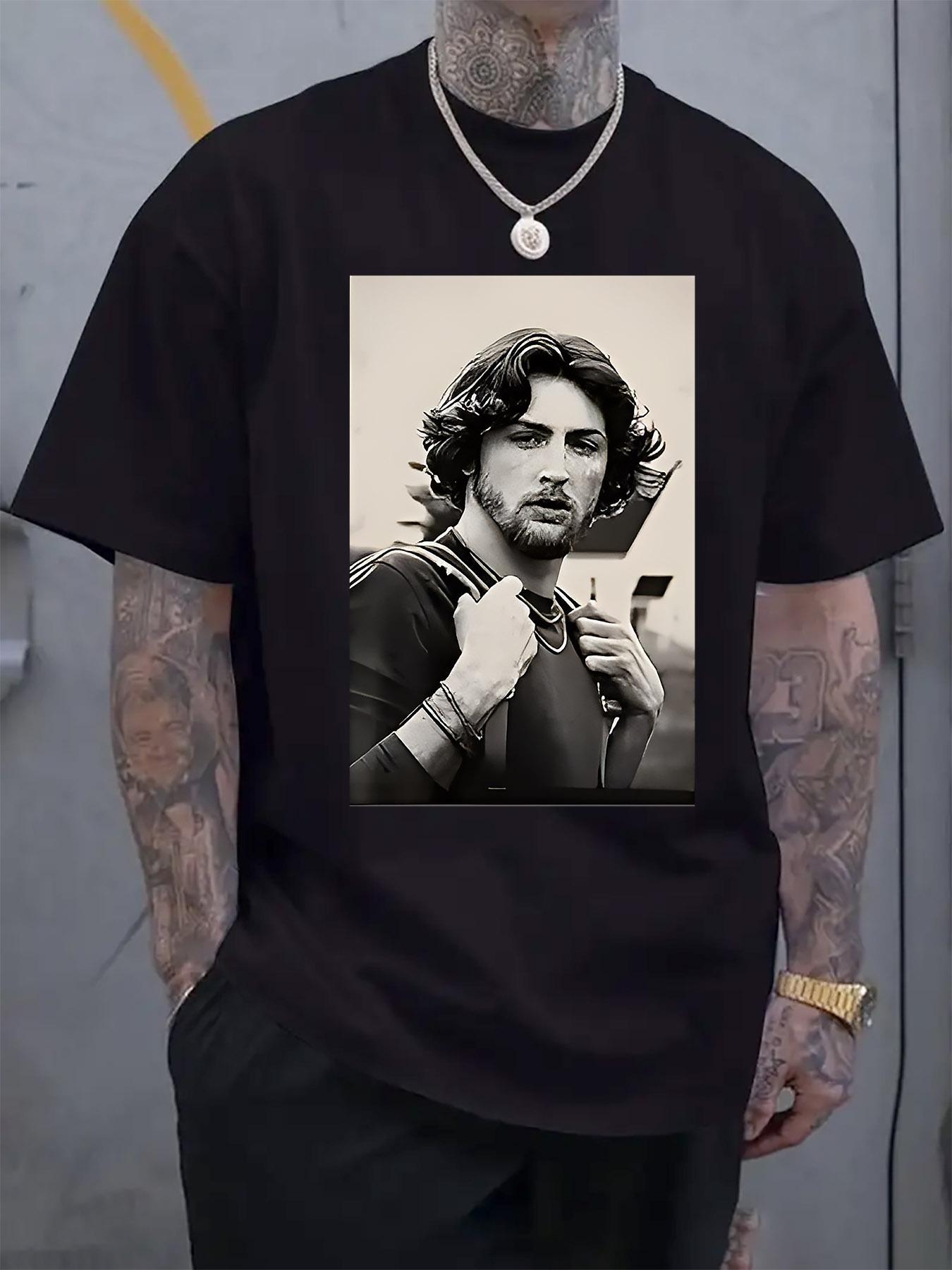 Round Neck Short Sleeve Tshirt Featuring a Black And Whit... M