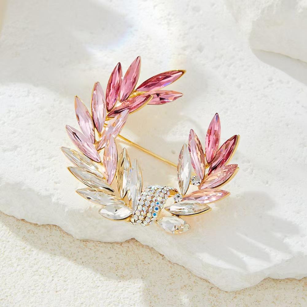 Light luxury versatile moon crystal brooch women's exquisite fashion pin accessories coat suit holiday gift corsage