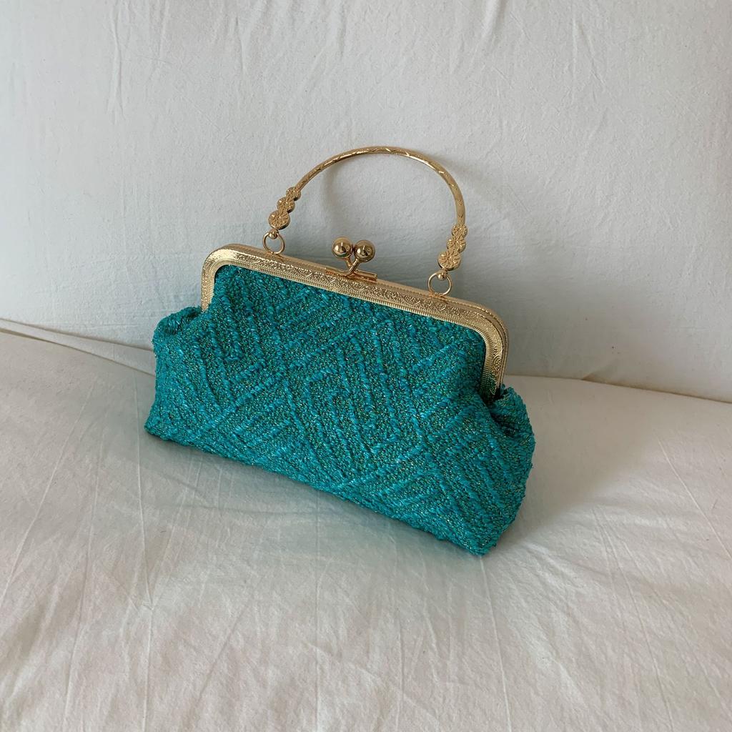 Foreign Style Dinner New Braided Clip Lock 2025 Foreign Style Trend Large Capacity Shoulder Crossbody Chain Shell Bag