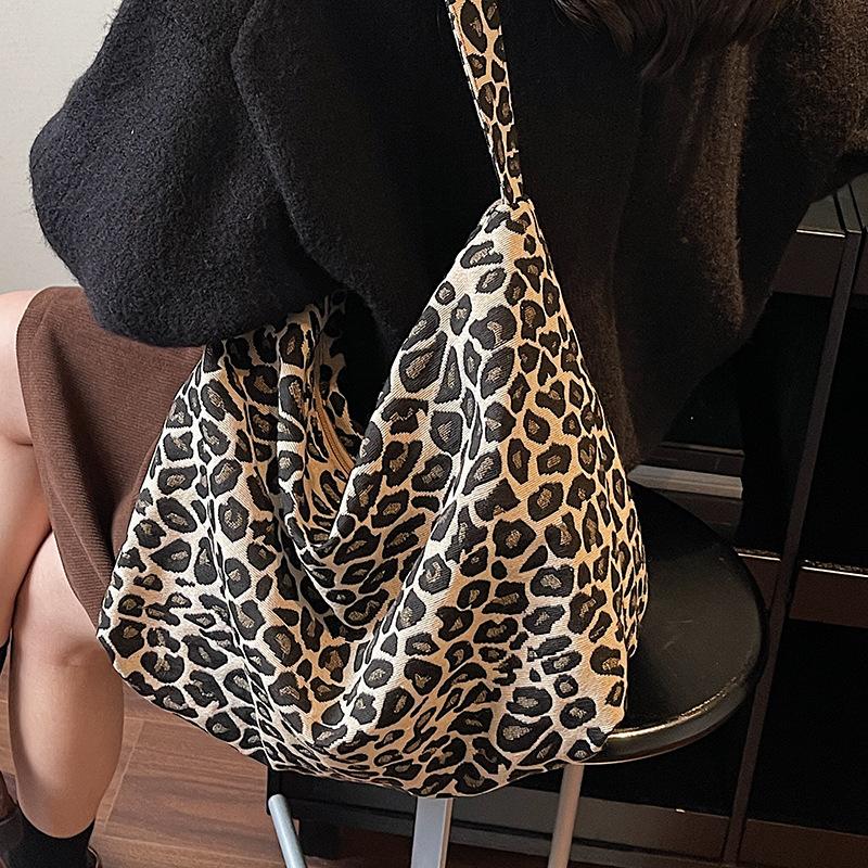 Large-capacity Casual and Stylish Leopard Print Single-shoulder Bag, Underarm Tote Bag, and Fashionable Crossbody Bag