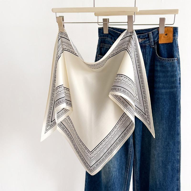 Women S Vintage Printed Triangular Scarf Elegant Commuting Shawl Spring Accessory