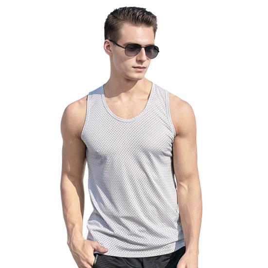 גופיית רשת לגברים גופיית קיץ בגזרה צמודה בצבע אחיד עם צווארון עגול וללא שרוולים, חולצת כושר שרירים לג'ים ולסטריטוויר