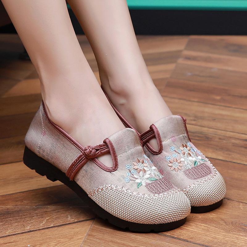 ****** and Autumn new old ******* cloth shoes women's single shoes embroidered shoes s**t sole non-slip comfortable mother shoes