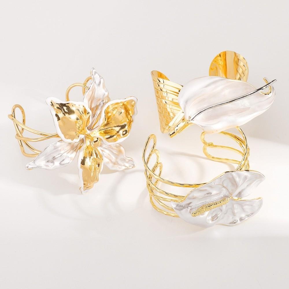 Bohemian Iris Flower Armband Leaf Arm Bangle Personalized 3D Flower Metal Bracelet Girls