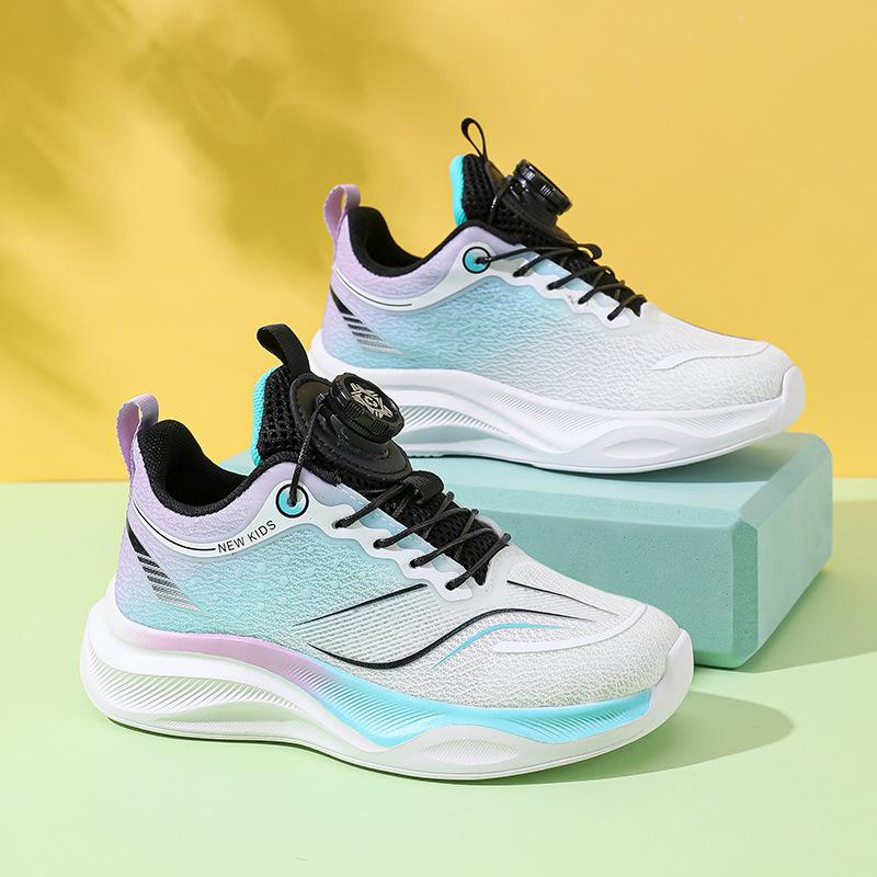 

Детские карбоновые гоночные кроссовки для бега 2025 новая летняя дышащая обувь из одинарной сетки для мальчиков, кроссовки на мягкой подошве с нескользящей подошвой 39