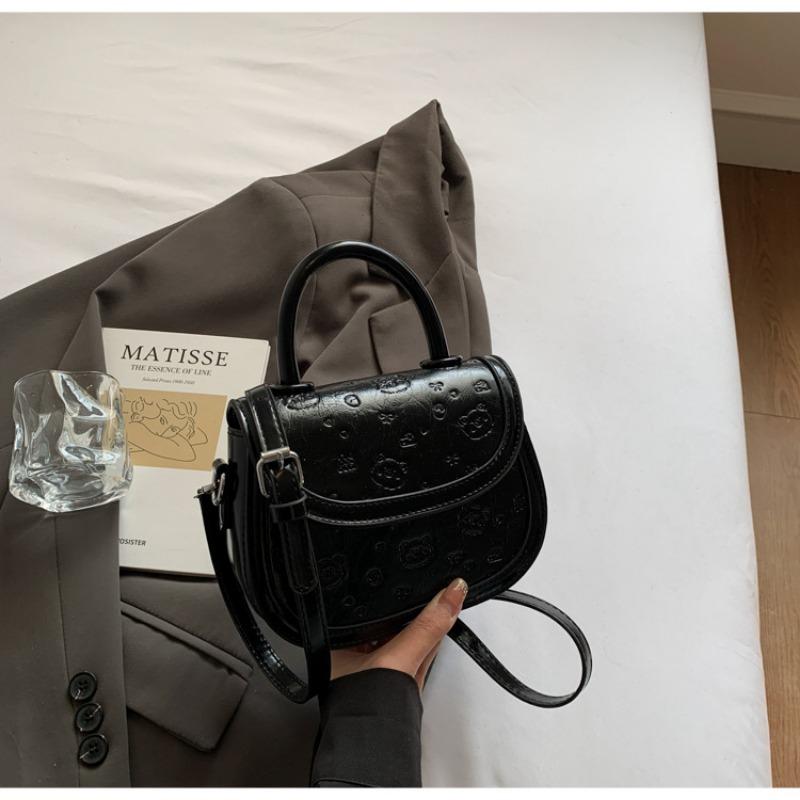 

Premium texture small bag women s summer new fashion niche design messenger bag women s portable saddle bag чорний