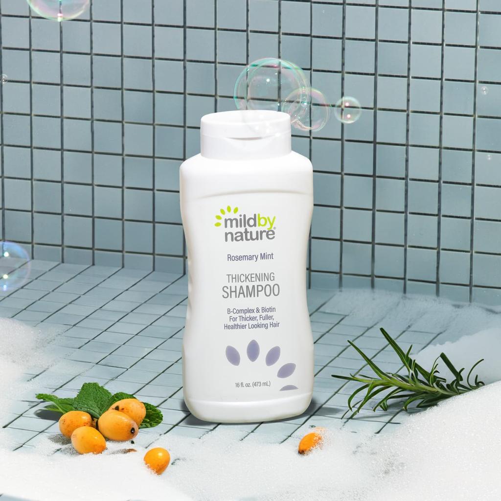 Mild By Nature Szampon zagęszczający włosy Rozmaryn Mięta, Kompleks B i Biotyna, 16 fl oz (473 ml)