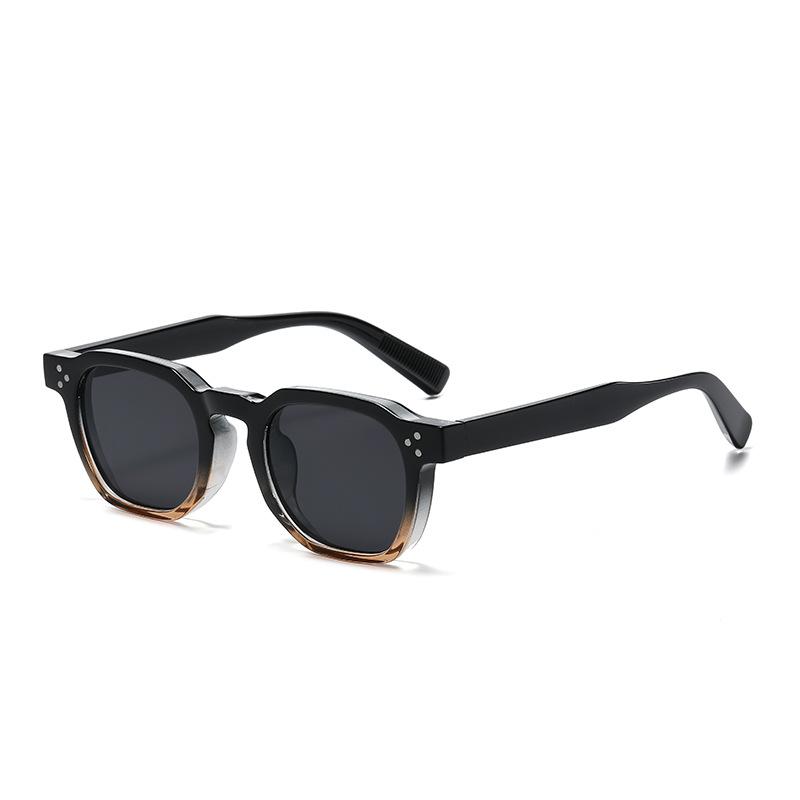 Fashion Men Sunglasses Square Frame Personalized Design Sun Glasses Women Trending Retro Rivets Sunglass UV400