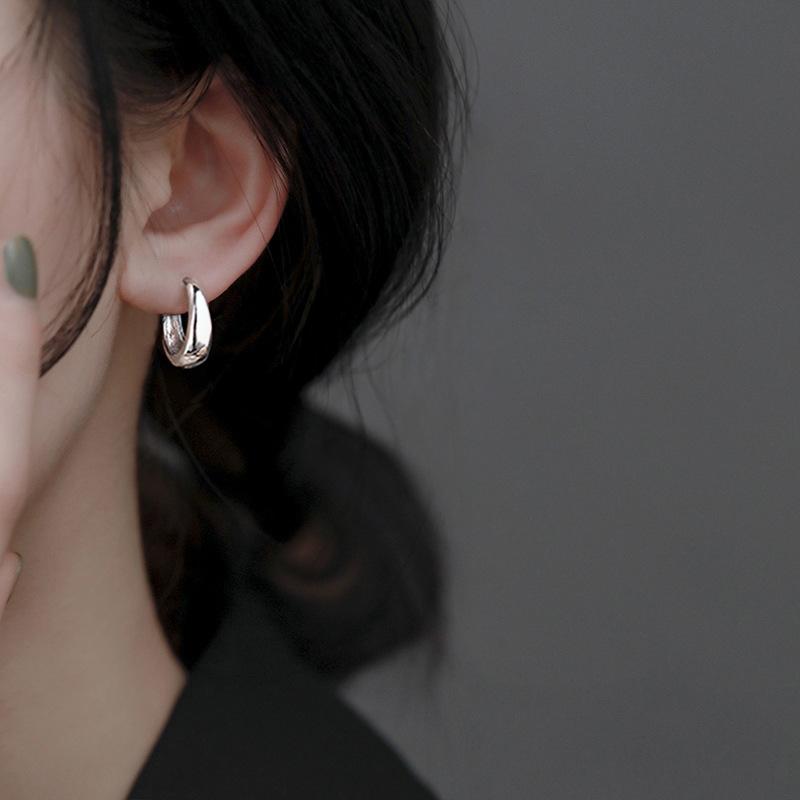 Minimalist Luxury Small Circle Earrings for Women Unique Design Sleep Friendly Hoop Earrings for Autumn Winter
