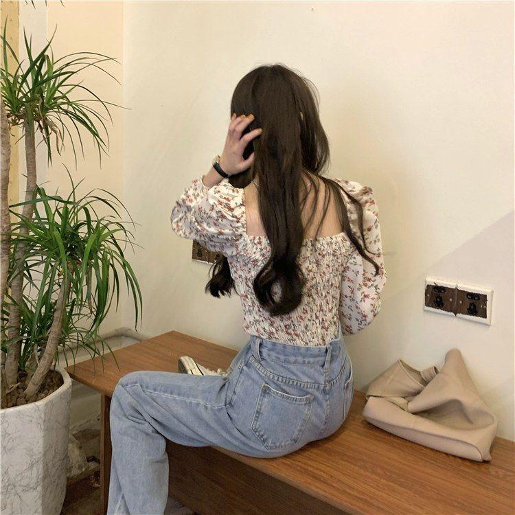French Floral Square Collar Shirt Female Elegant Design Sense Niche Bubble Sleeve Slim Tops Vintage Pleated Spring Collarbone Blouse
