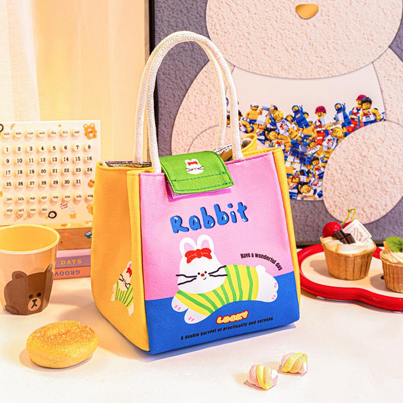 Creative Cartoon Insulated Bento Bag - Large Capacity Handbag for Office Workers and Students, Portable Lunch Box Carrier with Fresh-Keeping Features.