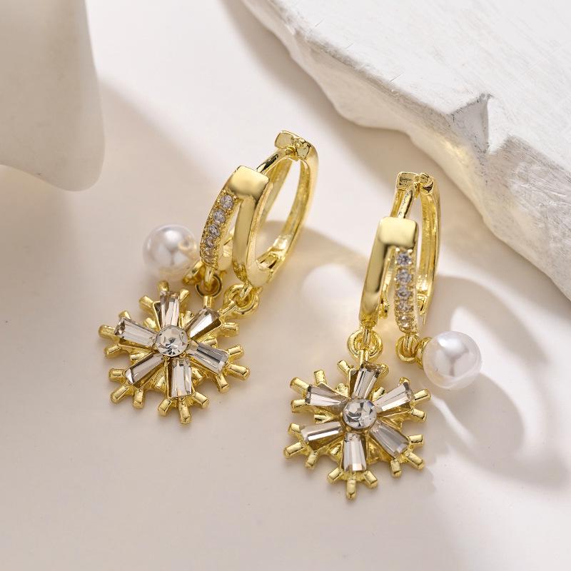 Elegante Weihnachts-Zirkon-Schneeflocken- & Kunstperlen-Ohrstecker