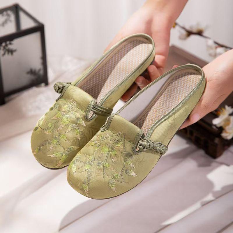 Women's Ethnic Style Silk Flat sole Baotou Slippers Summer New Rubber Sole Non Slip Breathable Home Slipper Outdoor Half Slipper
