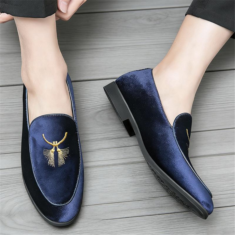Luxury New Designer Velvet Embroidery Leather Driving Shoes For Men Formal Wedding Prom Dress Homecoming Sapatos Tenis Masculino
